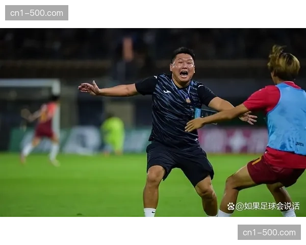 重庆铜梁龙刘建业无中超执教经验 年轻主帅临场指挥受关注